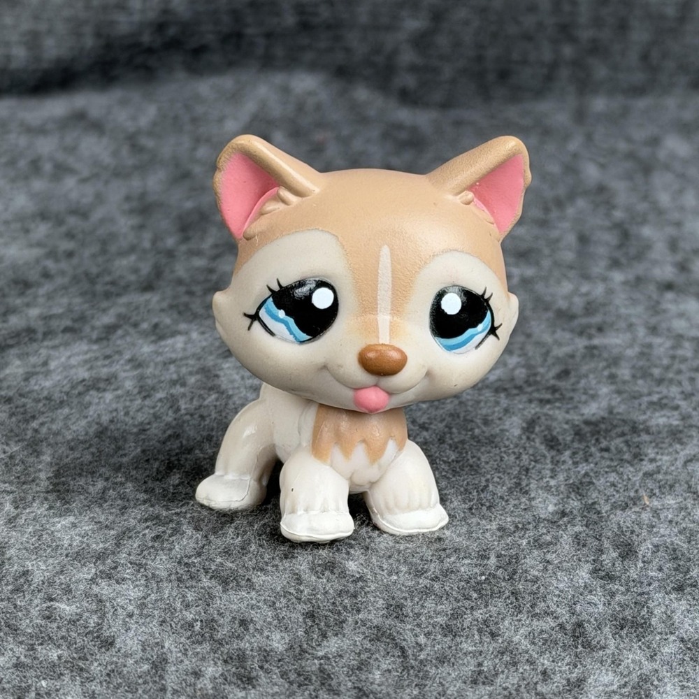 Hasbro Littlest Pet Shop Tan Husky 1012 Dog Figure 2006 Collectible LPS Toy